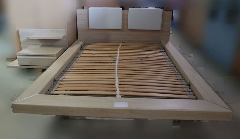 Bett Mit Lattenrost Und Hangenachttisch Gebraucht Dresden Ankauf Und Verkauf Mobel Gebraucht Dresden Sachsen Pirna Heidenau